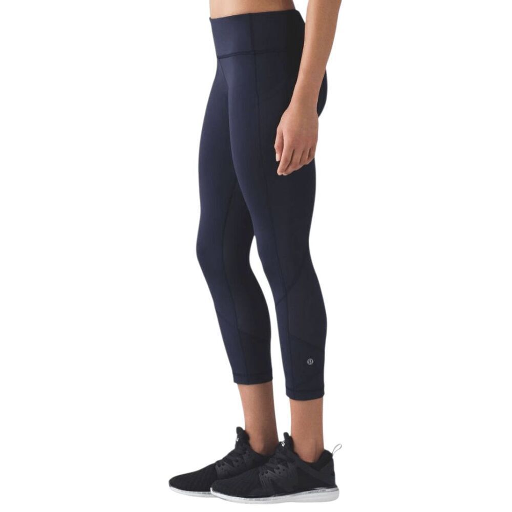 LULULEMON ATHLETICA Pace Rival Crop 22' in Midnight Navy Size 4